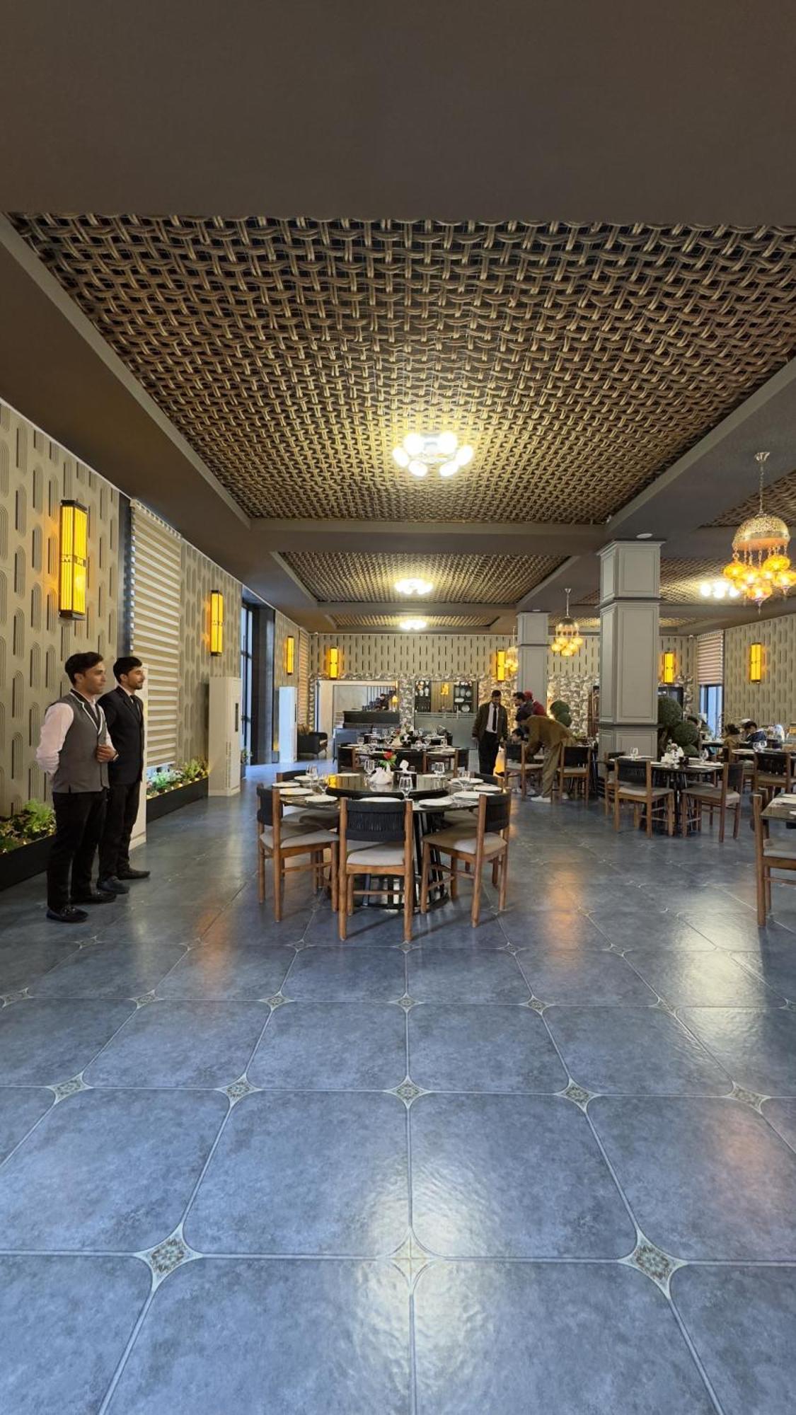 Iyi Luxury Inn Swat Saidu Sharif Luaran gambar