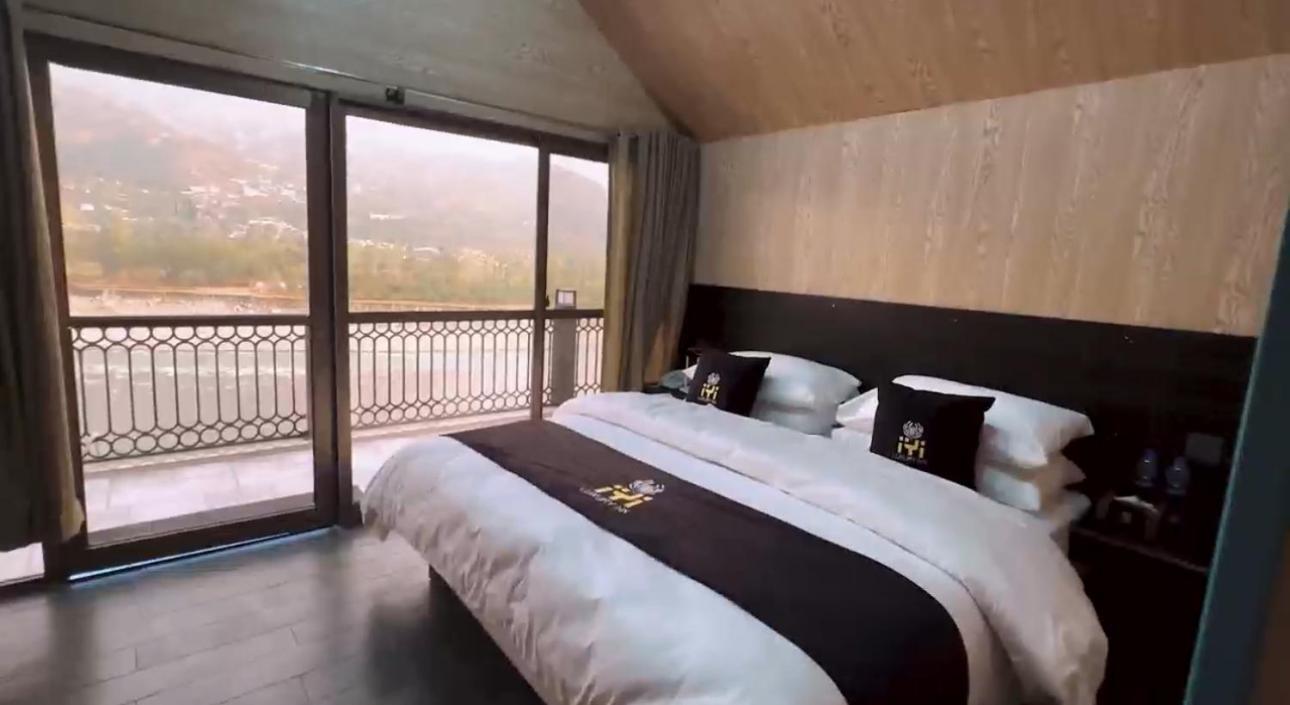 Iyi Luxury Inn Swat Saidu Sharif Luaran gambar